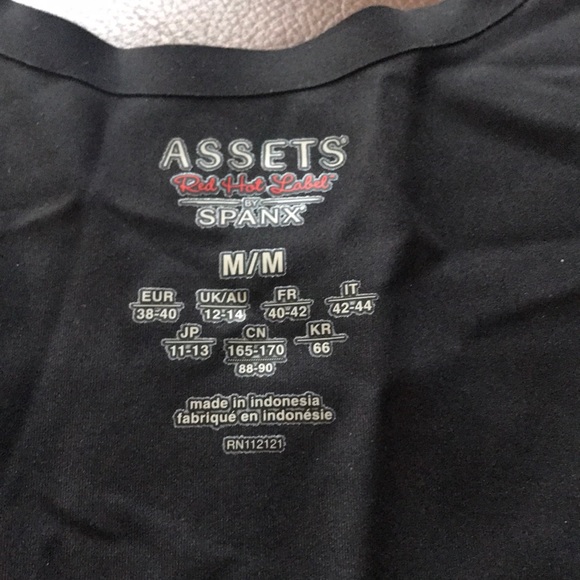 Assets by spanx - Picture 3 of 3